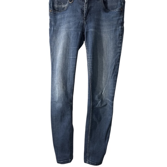 Burberry Brit Distressed Skinny Jeans Size 28, Pre-Owned Good Condition - Picture 1 of 12